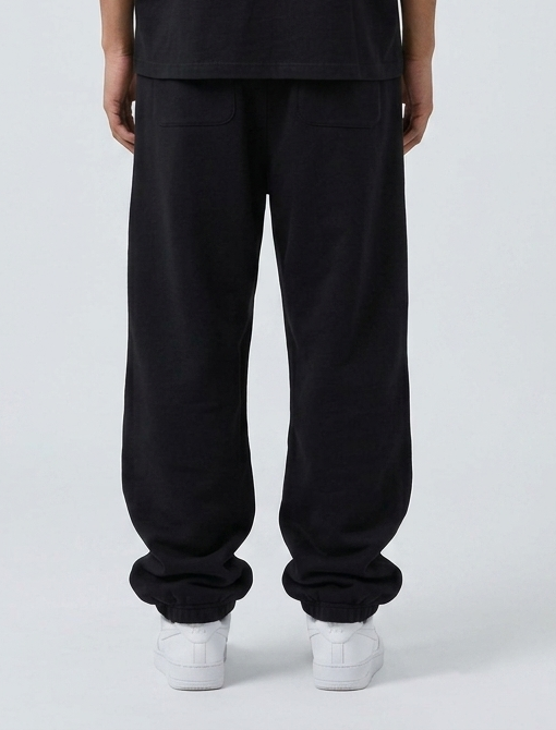 "SIGNATURE CORES" Sweatpants – Pitch Black